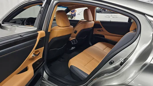 Lexus ES300h 7 2022 26