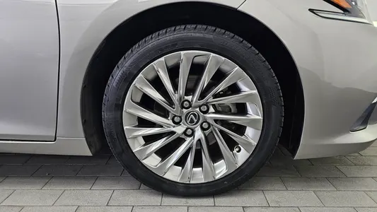 Lexus ES300h 7 2022 21