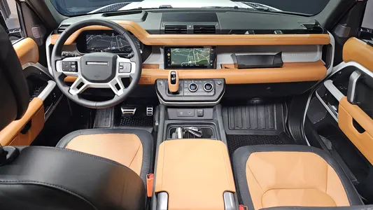 Land Rover (L663) 110 P300 X- SE 2024 7