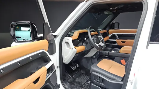 Land Rover (L663) 110 P300 X- SE 2024 10