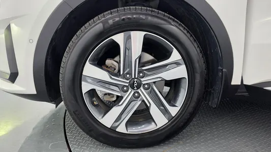Kia 4 HEV 1.6 2WD 2023 5
