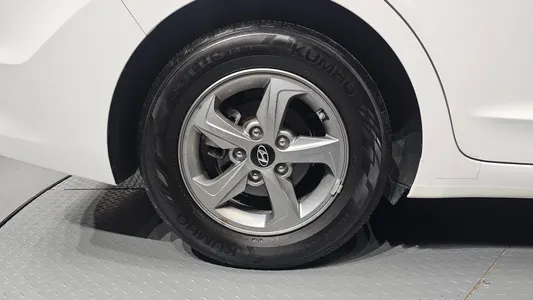 Hyundai AD 1.6 GDI 2017 5
