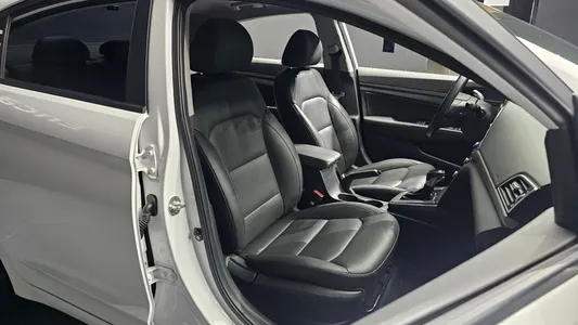 Hyundai AD 1.6 GDI 2017 12