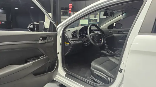 Hyundai AD 1.6 GDI 2017 10