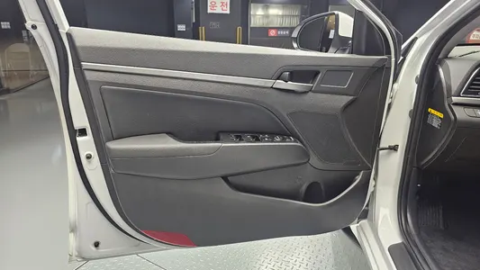 Hyundai AD 1.6 GDI 2017 24
