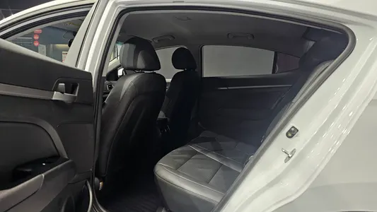 Hyundai AD 1.6 GDI 2017 26