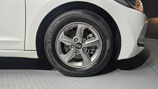 Hyundai AD 1.6 GDI 2017 21