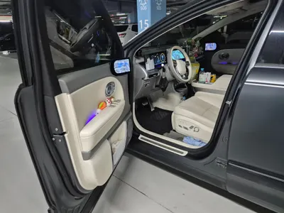 Hyundai 9 AWD 2025 11