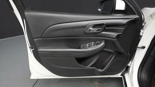 Chevrolet 말리부 2.0 LT 2016 24
