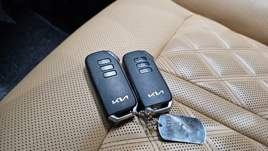 Kia 4 HEV 1.6 2WD 2022 30