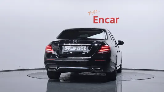 Mercedes-Benz E-Class W213 E300 AMG Line 2019 4