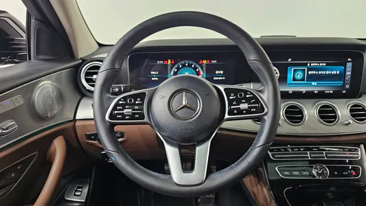 Mercedes-Benz E-Class W213 E300 AMG Line 2019 13