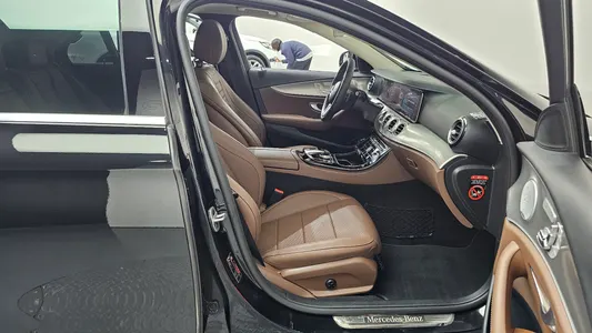 Mercedes-Benz E-Class W213 E300 AMG Line 2019 26