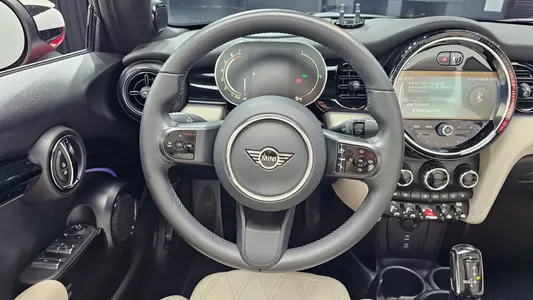MINI S Convertible 2023 13