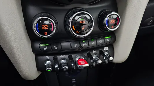 MINI S Convertible 2023 17