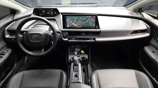 Toyota 5 2.0 PHEV XSE 2026 7