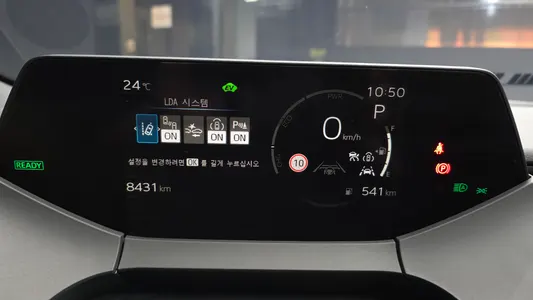 Toyota 5 2.0 PHEV XSE 2026 8