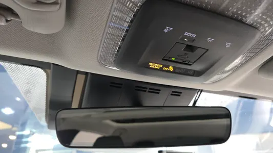 Toyota 5 2.0 PHEV XSE 2026 18