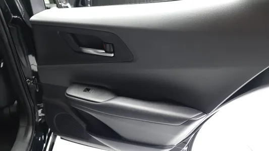 Toyota 5 2.0 PHEV XSE 2026 25