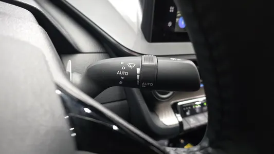 Toyota 5 2.0 PHEV XSE 2026 28