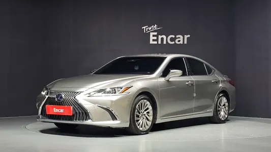 Lexus ES300h 7 2021