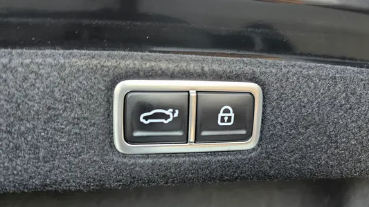 Hyundai (GN7) 2024 16