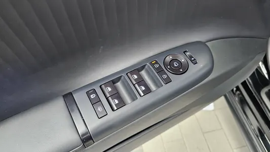 Hyundai (GN7) 2024 28