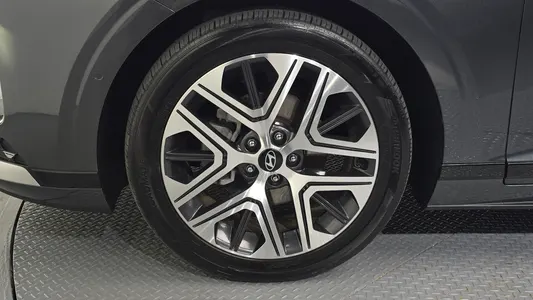 Hyundai (GN7) 2023 5