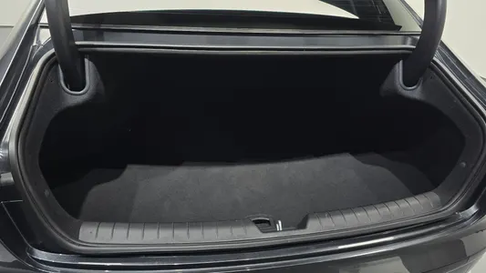 Hyundai (GN7) 2023 18