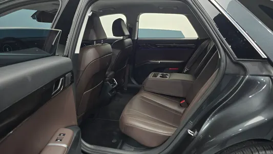 Hyundai (GN7) 2023 19