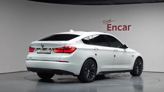 BMW 5 Series GT (F07) GT 30d xDrive 2016