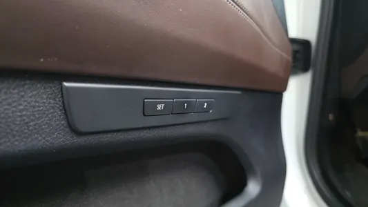 BMW 5 Series GT (F07) GT 30d xDrive 2016 17