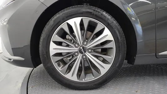 Kia K8 2023 5