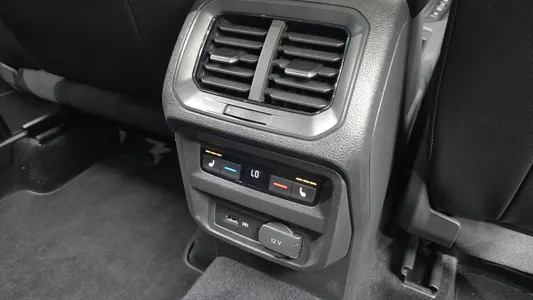 Volkswagen 2 2.0 TDI 2018 31