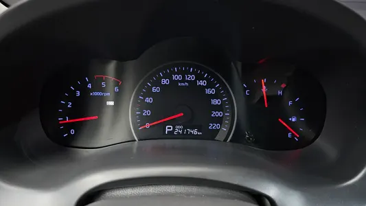 Kia R GLX 2013 8