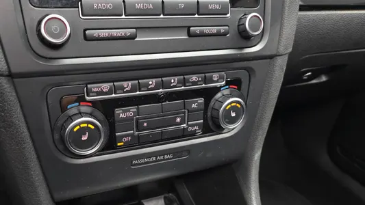Volkswagen 6 2.0 TDI 2009 18