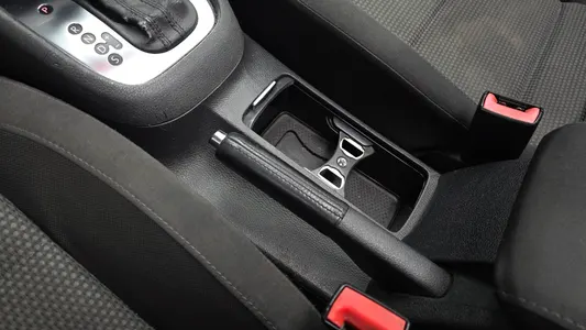 Volkswagen 6 2.0 TDI 2009 28
