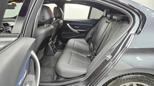 BMW 3 Series (F30) 320i M 2018 11