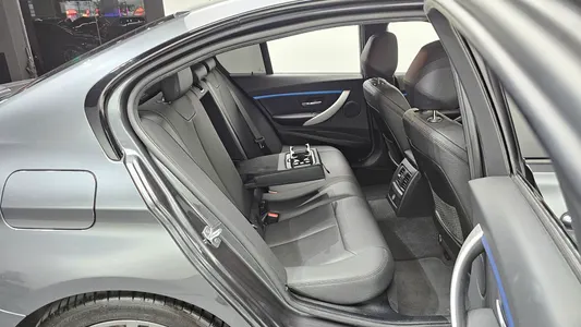BMW 3 Series (F30) 320i M 2018 12