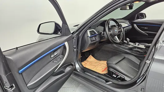 BMW 3 Series (F30) 320i M 2018 10