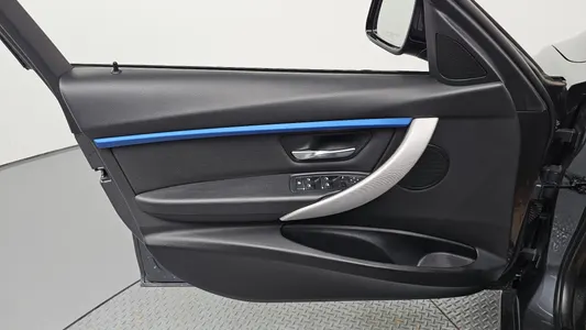 BMW 3 Series (F30) 320i M 2018 25