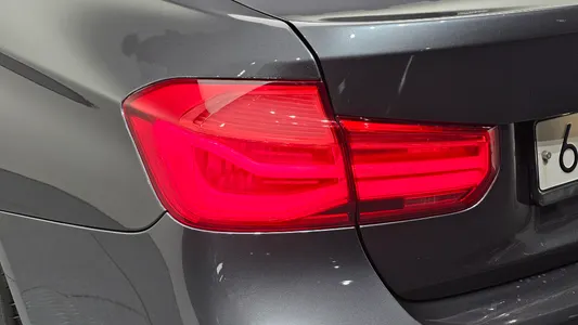 BMW 3 Series (F30) 320i M 2018 24