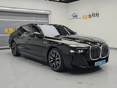 BMW i7 (G70) M70 xDrive 2023 4
