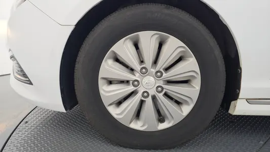 Hyundai LF 2.0 HEV 2016 5