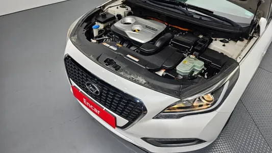 Hyundai LF 2.0 HEV 2016 6