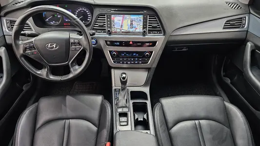 Hyundai LF 2.0 HEV 2016 7