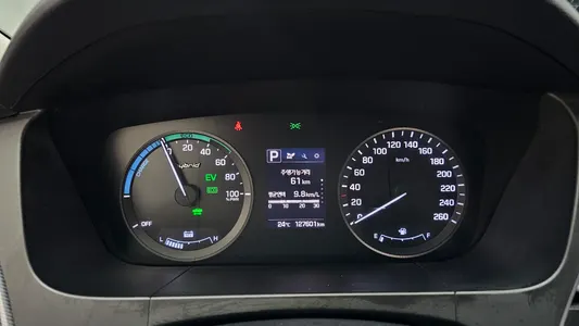 Hyundai LF 2.0 HEV 2016 8