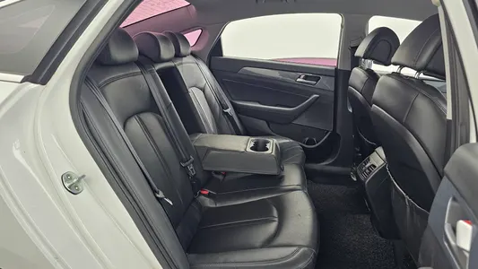 Hyundai LF 2.0 HEV 2016 12
