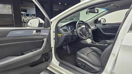 Hyundai LF 2.0 HEV 2016 10