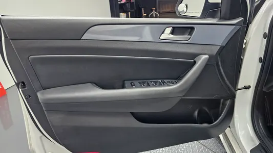 Hyundai LF 2.0 HEV 2016 24